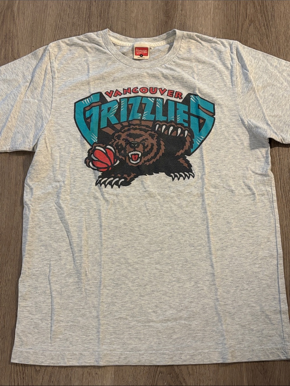 HOMAGE Vancouver Grizzlies short sleeve shirt
